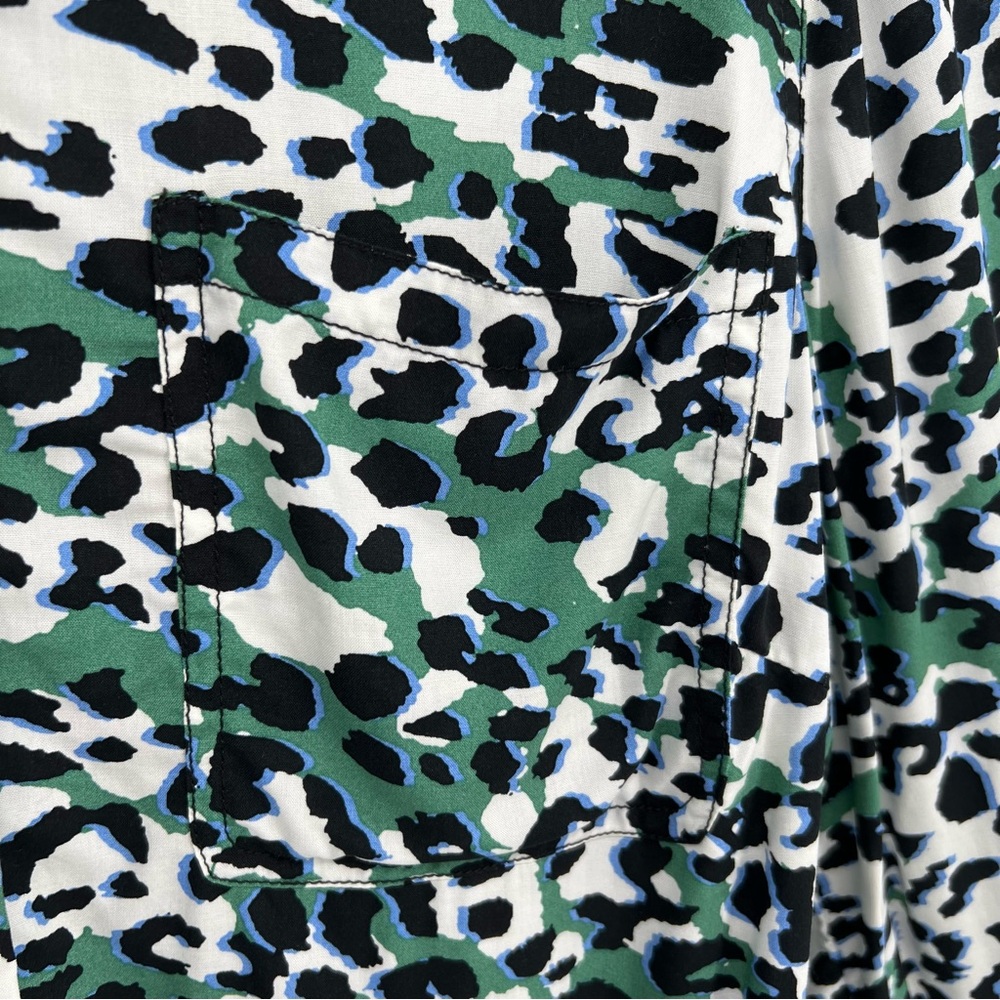 BeachLunchLounge Top Womens Plus Size Green Leopard Print Button Roll Tab Sleeve - Picture 7 of 16